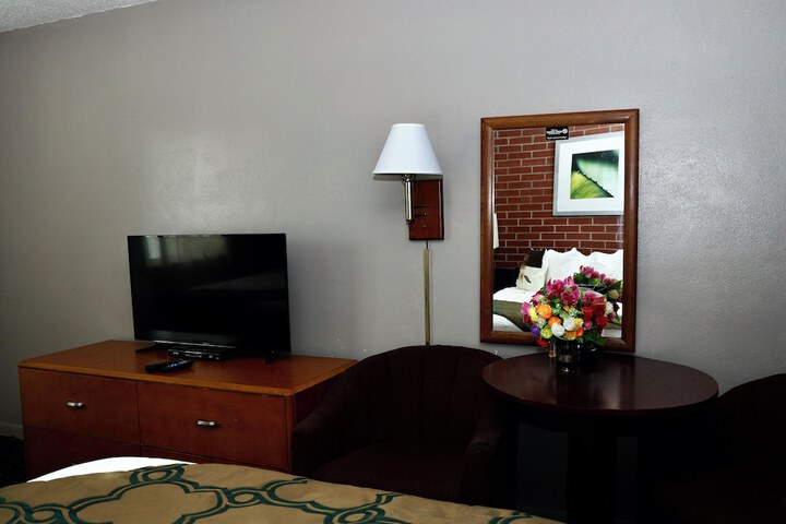 Room 14 of 32