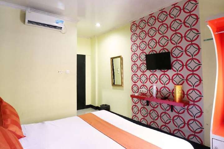 Room 14 of 32