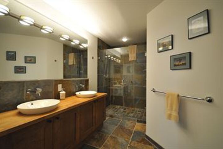 Room 4 of 27