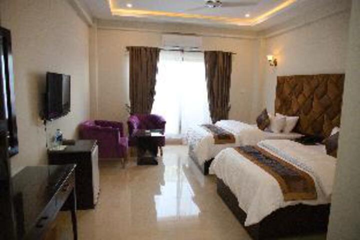 Room 10 of 20