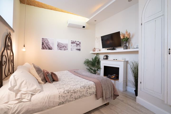 Room 25 of 144
