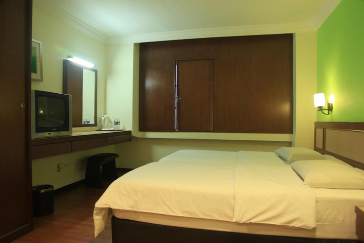 Room 15 of 26
