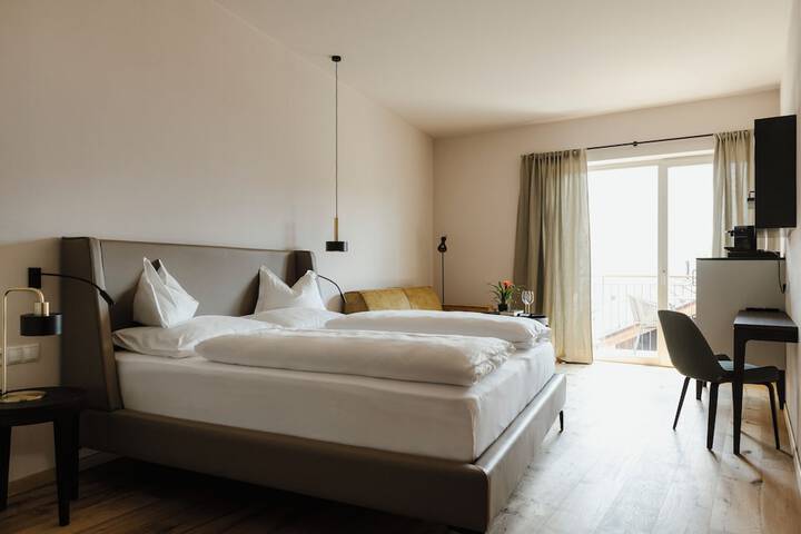 Room 10 of 36