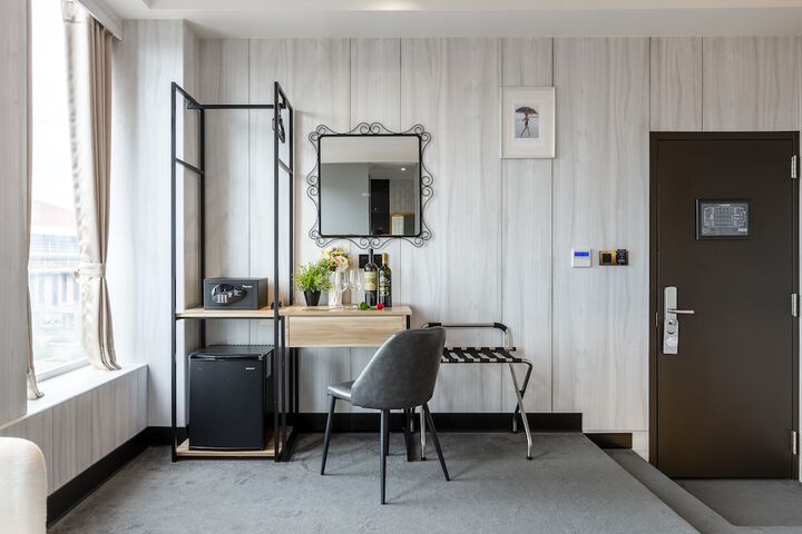 Room 53 of 89