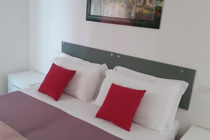 Room 9 of 92