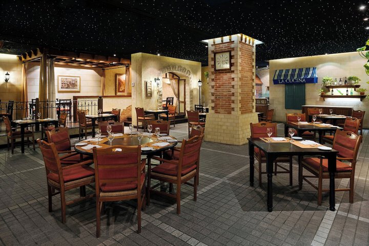 Dining 47 of 69