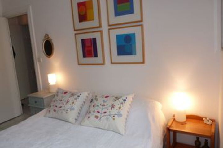 Room 13 of 28