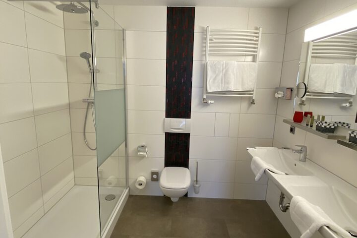 Room 27 of 45