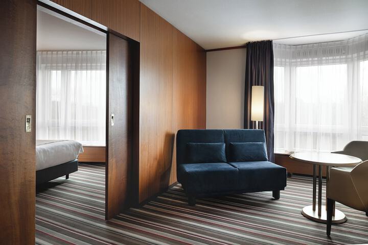 Room 43 of 81