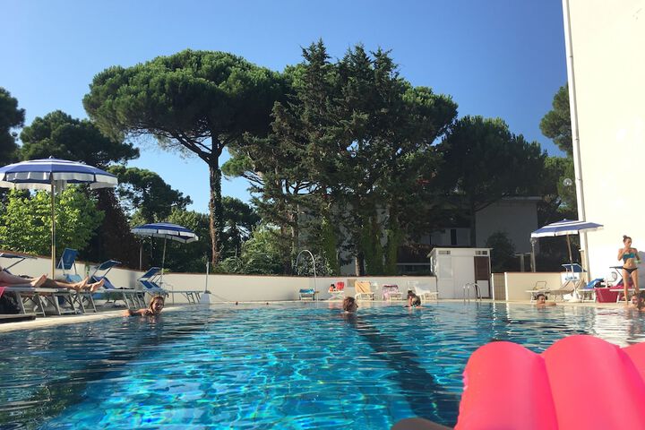 Pool 116 of 154