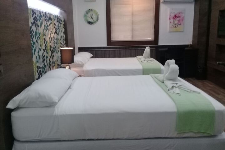 Room 12 of 43