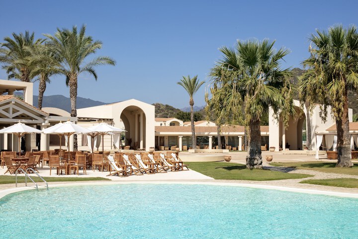 Pools & Facilities