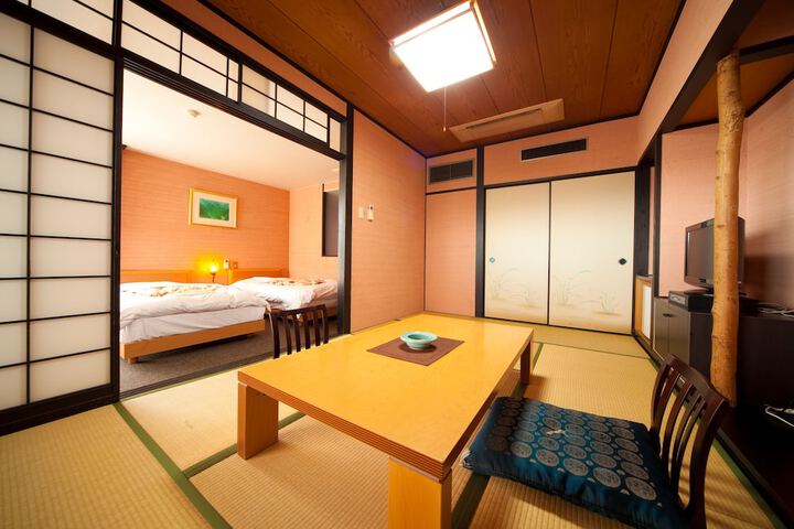 Room 28 of 61