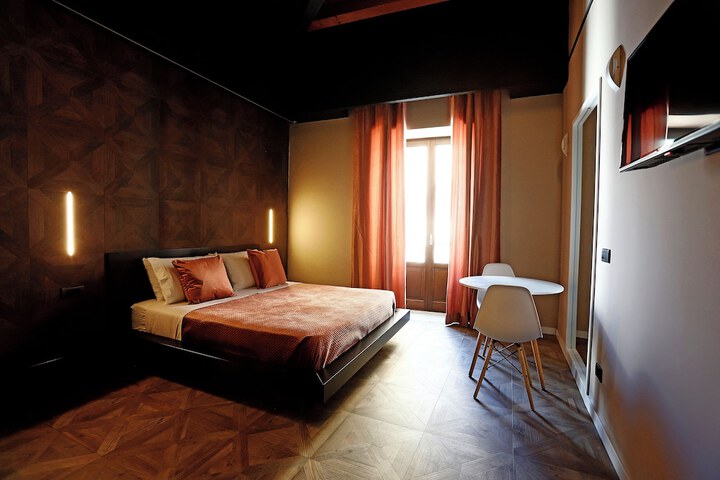 Room 9 of 183
