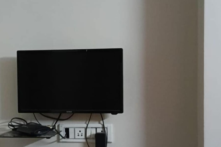 Room 6 of 11