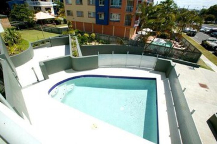 Pool 18 of 20