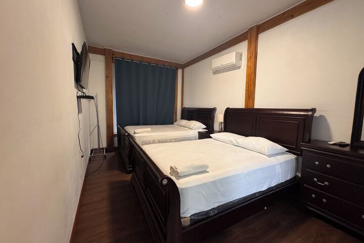Room 9 of 34