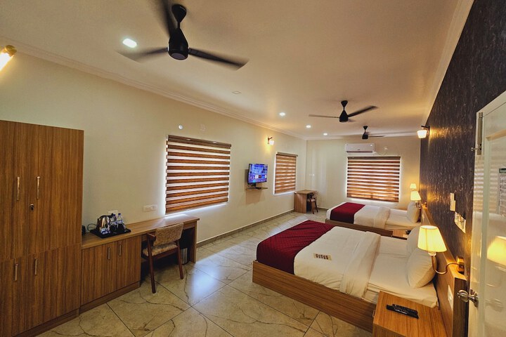 Room 18 of 33