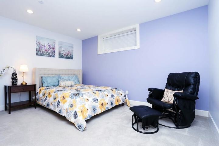 Room 2 of 19