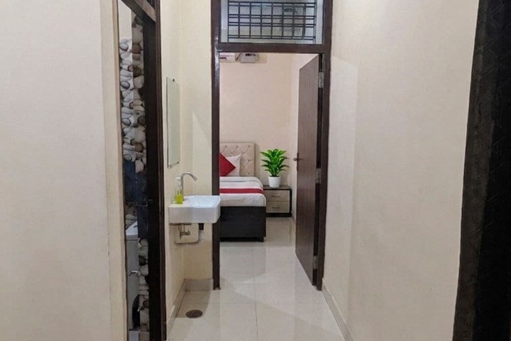Room 8 of 26