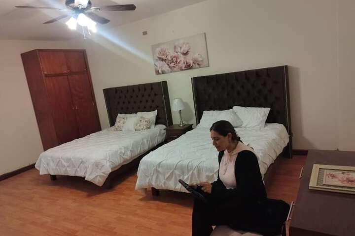 Room 6 of 11