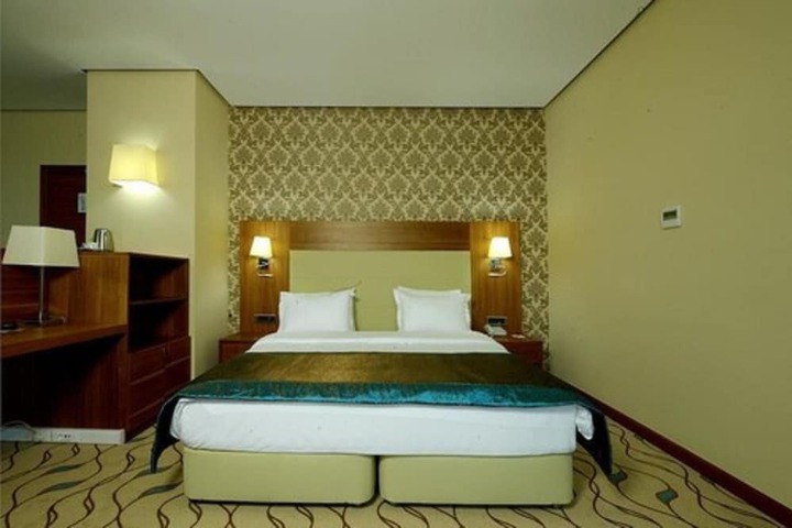 Room 12 of 49