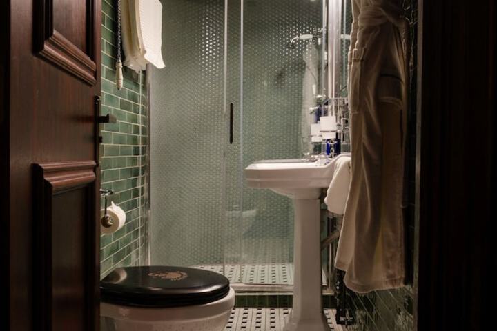 Room 41 of 67