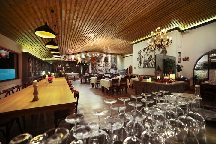 Dining 68 of 123