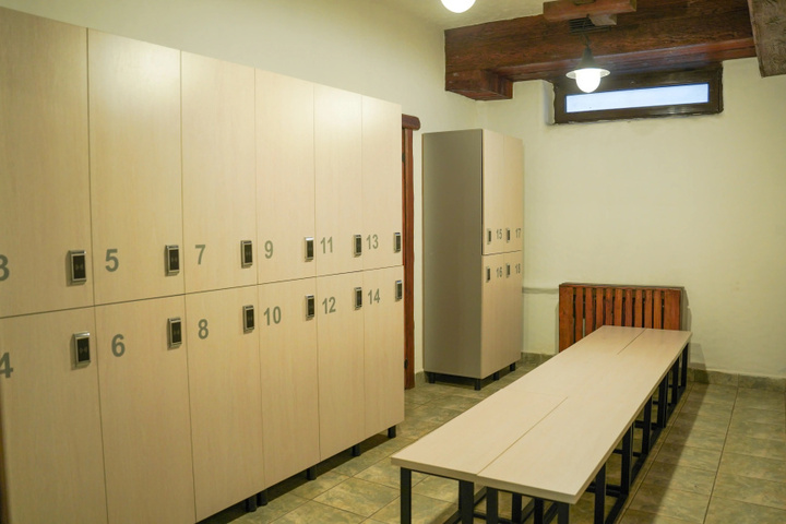 Room 11 of 39