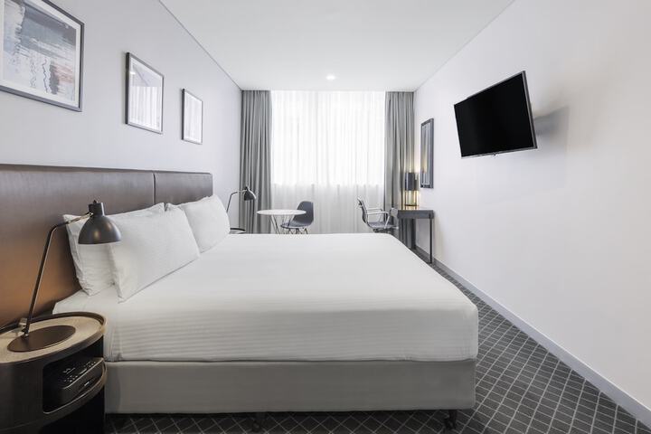 Room 4 of 31