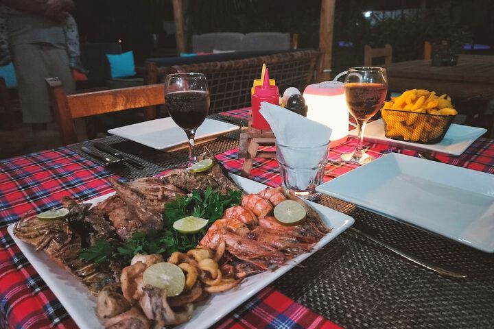 Dining 8 of 45