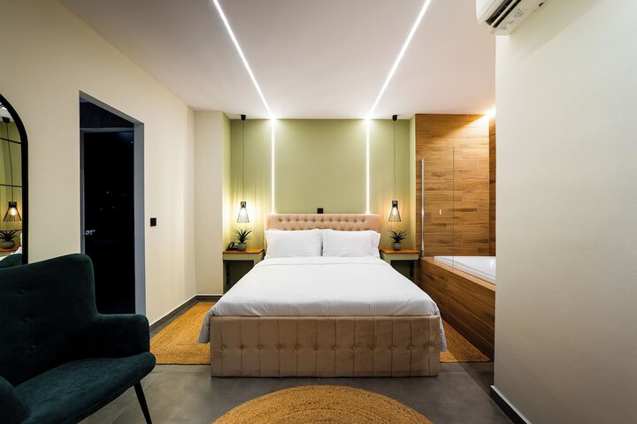 Room 8 of 64