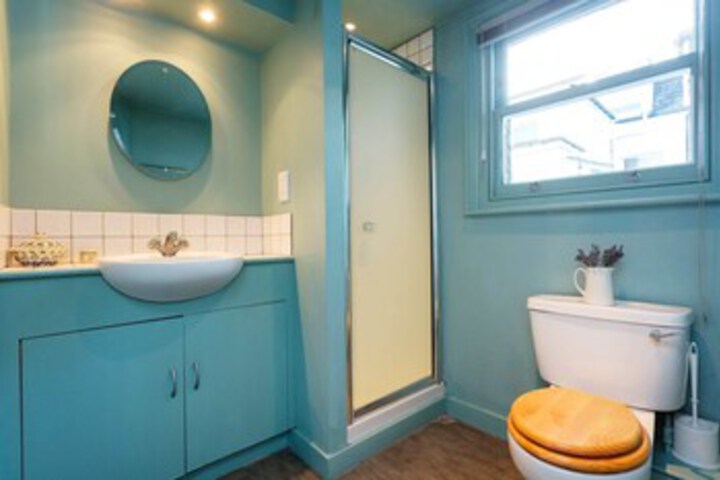 Room 2 of 22