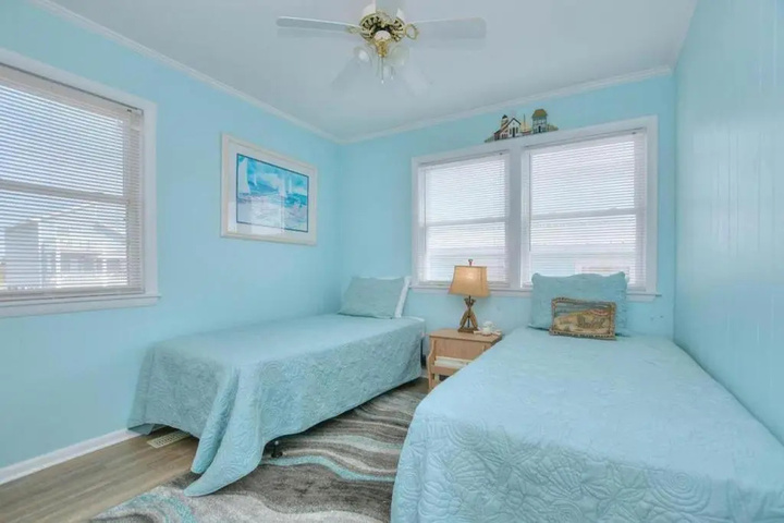 Room 4 of 20