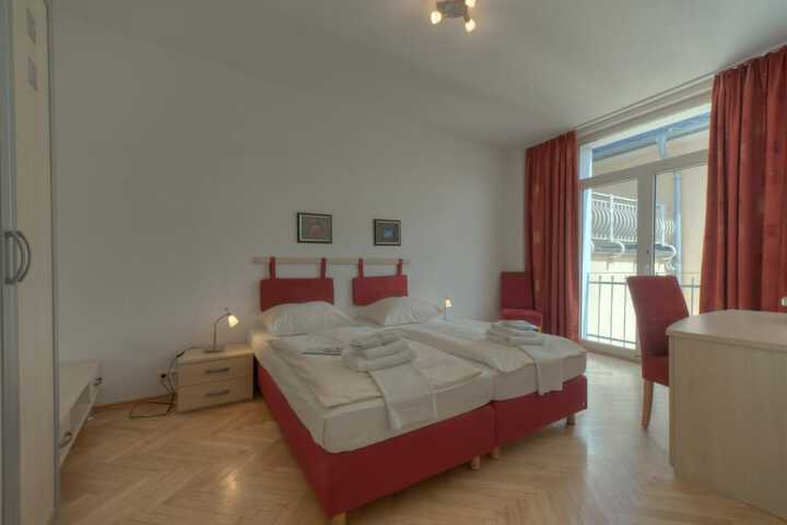 Room 11 of 52