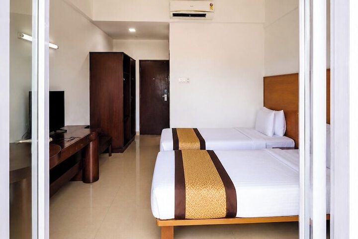Room 4 of 7