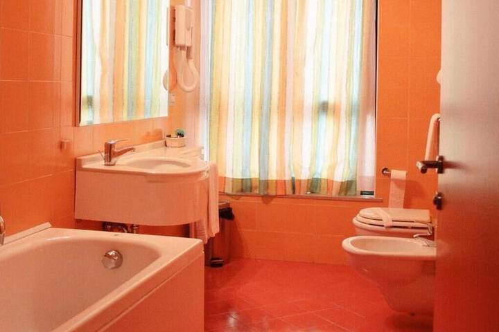 Room 20 of 53