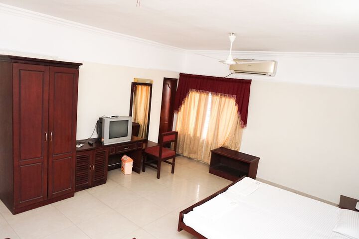 Room 15 of 33
