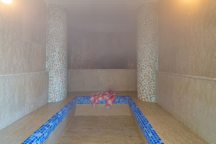 Pool 45 of 76