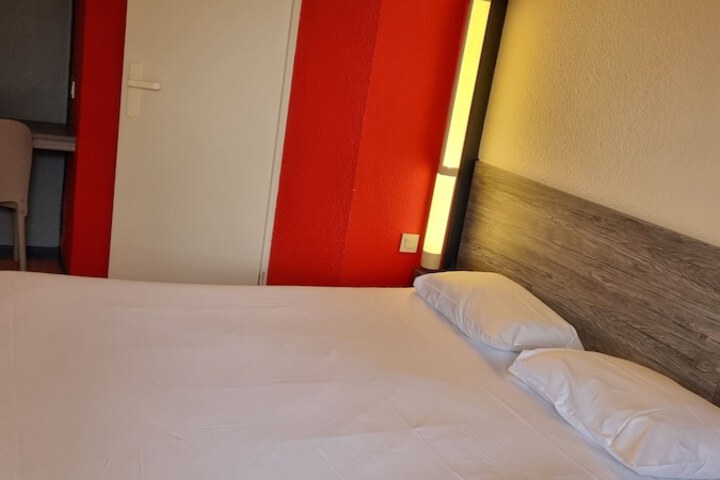 Room 3 of 29