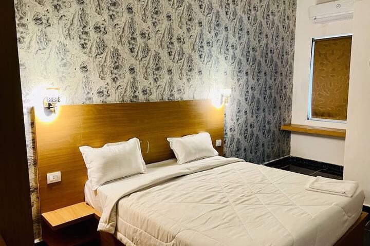 Room 17 of 20
