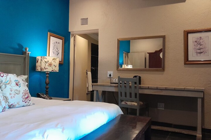 Room 28 of 275