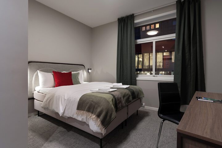Room 17 of 37