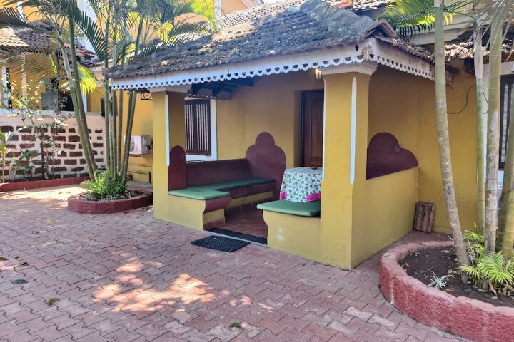 Hotel Exterior 106 of 111