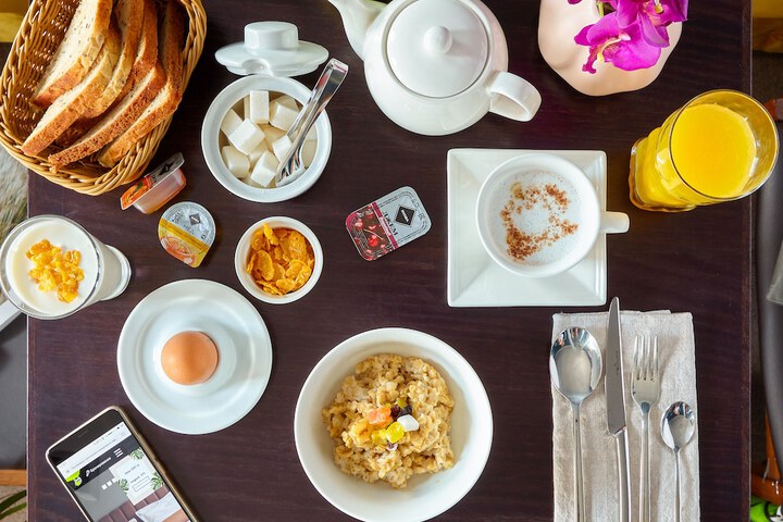 Breakfast/Coffee Service 30 of 33