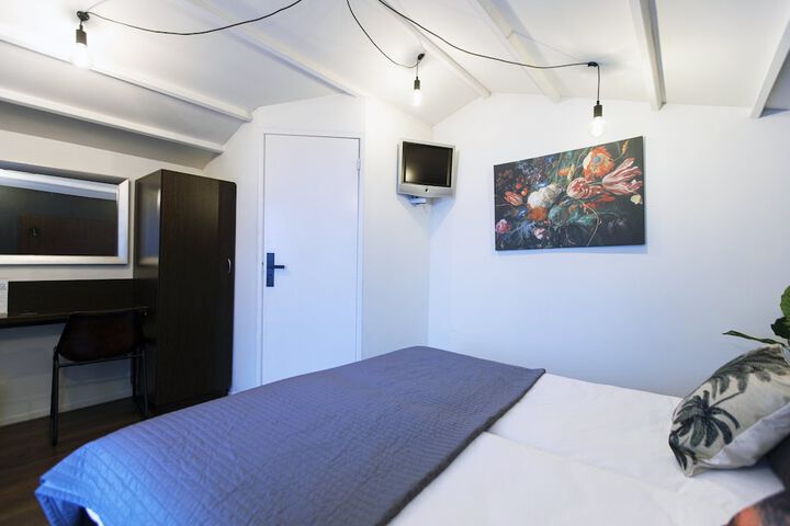 Room 7 of 96