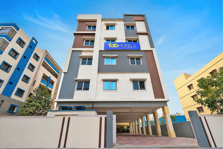 FabHotel White Ridge Kamineni - Nr. Saroornagar Indoor Stadium- L.B Nagar