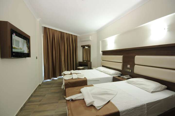 Room 3 of 34