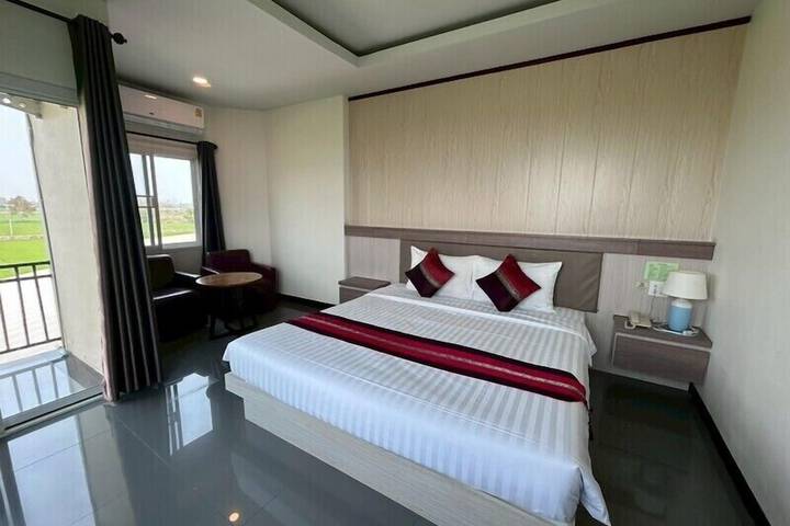 Room 4 of 30