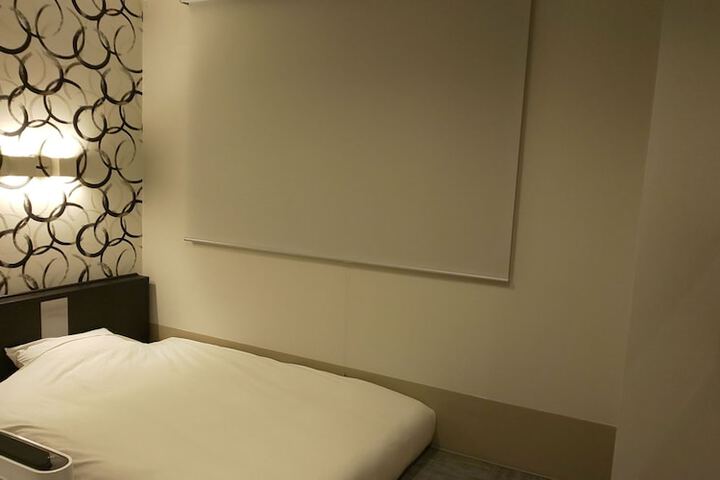 Room 30 of 84